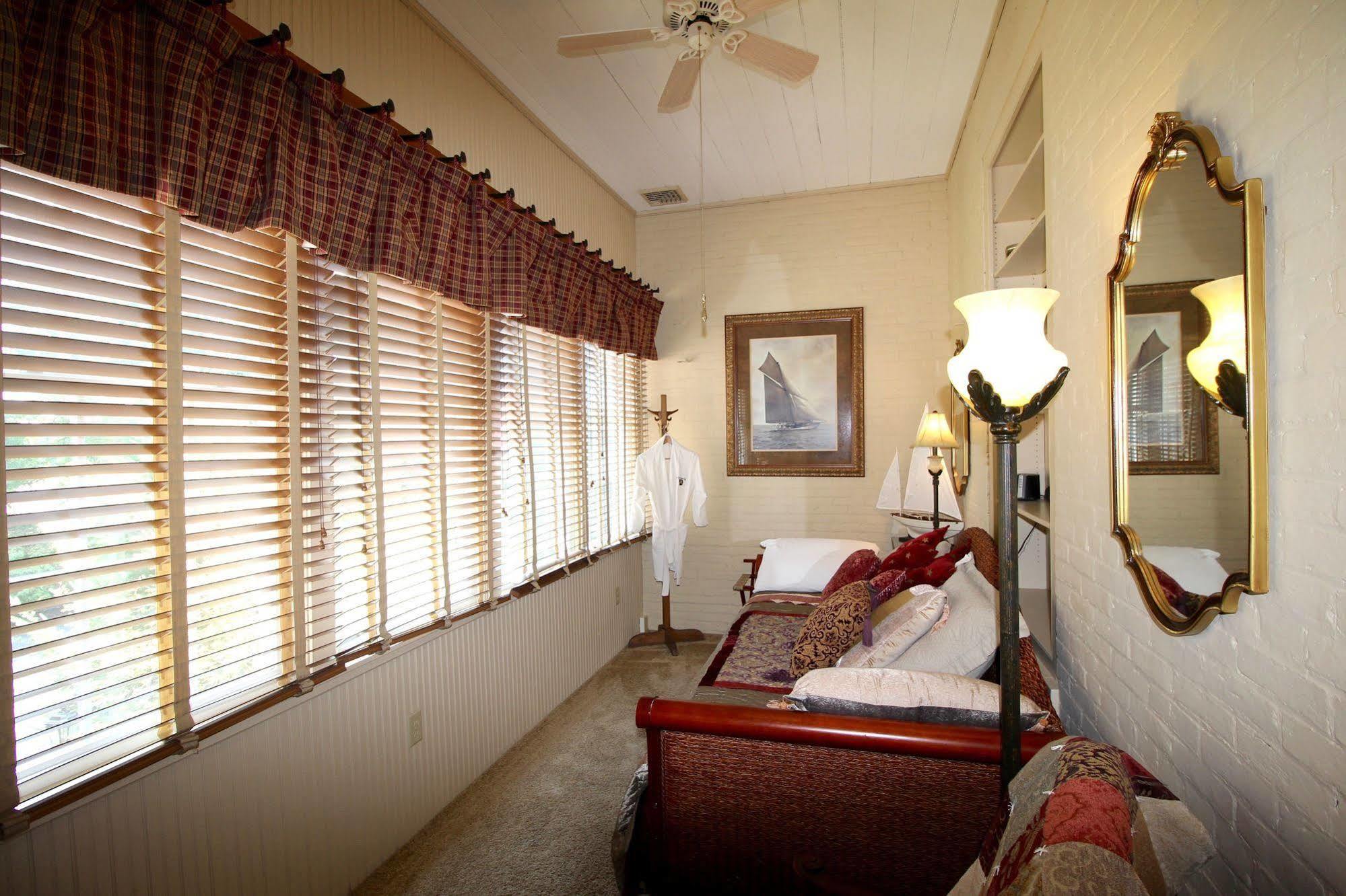 Couette-café The Londonderry 4*